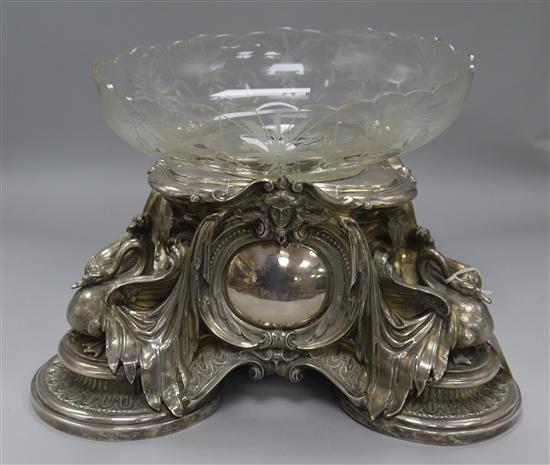 An Elkington Mason & Co plated centrepiece